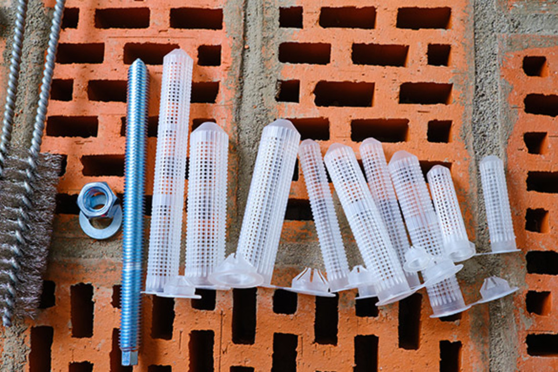 Кріплення для високих навантажень. Що вибрати хімічний або механічний анкер?